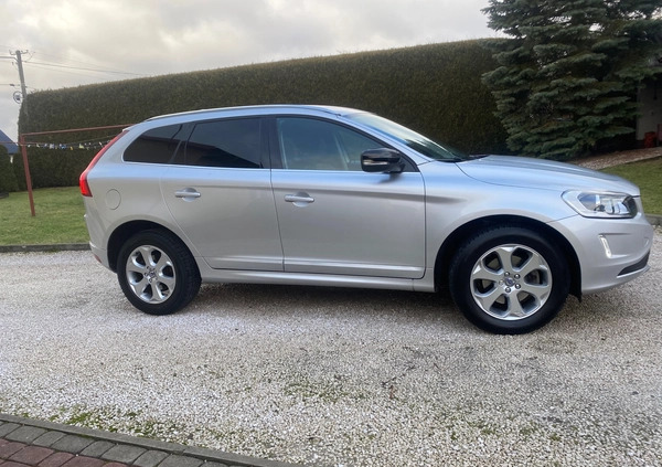 Volvo XC 60 cena 79999 przebieg: 125000, rok produkcji 2017 z Staszów małe 781
